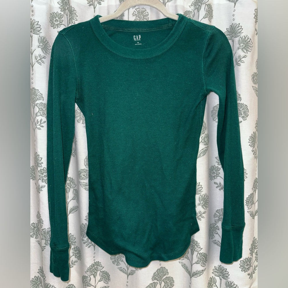 GAP Women's Long-Sleeve Crew Thermal Top in Dark Green